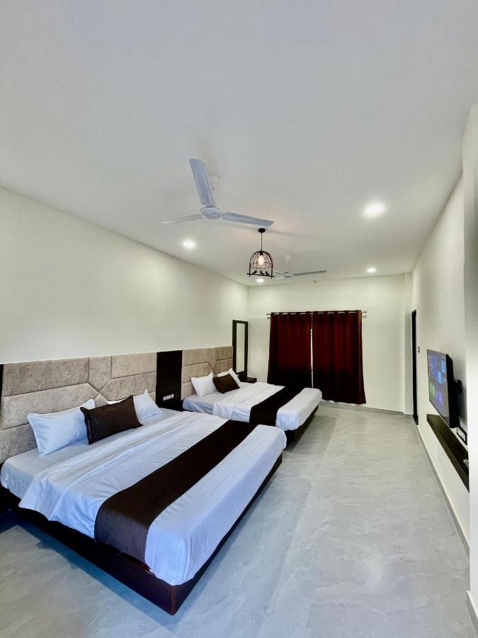 Tekri Farms And Retreat Hotel Ujjain Buitenkant foto