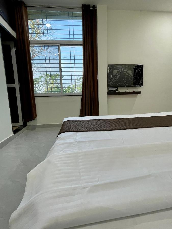 Tekri Farms And Retreat Hotel Ujjain Buitenkant foto